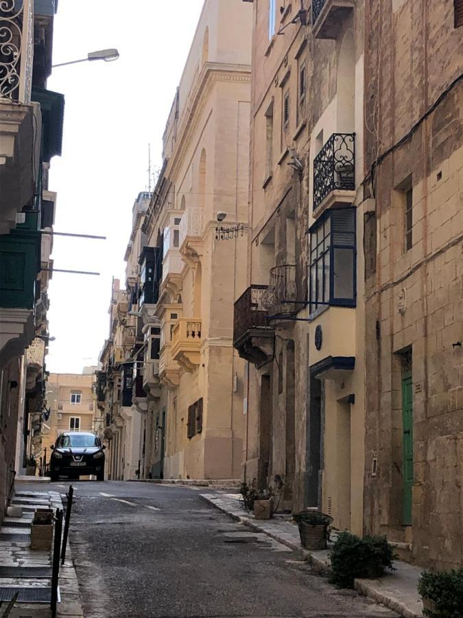 Floriana Cosy Townhouse Apartment Exterior photo