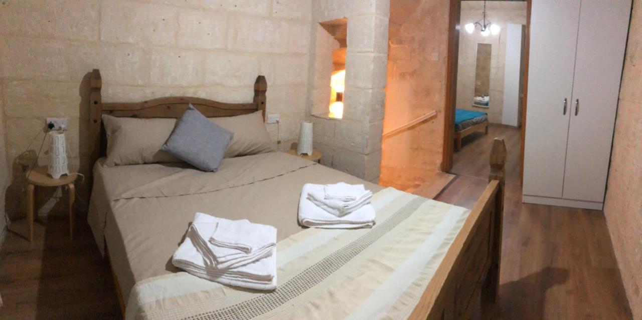 Floriana Cosy Townhouse Apartment Exterior photo