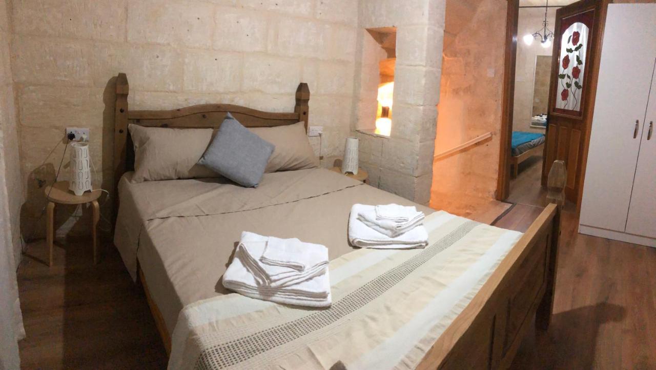 Floriana Cosy Townhouse Apartment Exterior photo